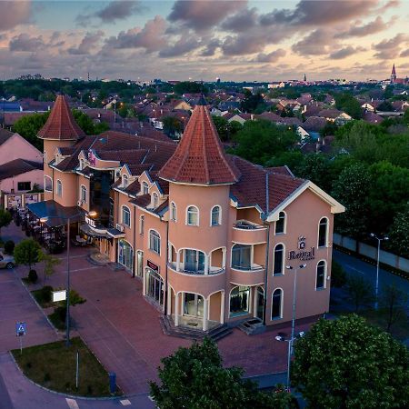 Garni Hotel Royal Crown Subotica Bagian luar foto
