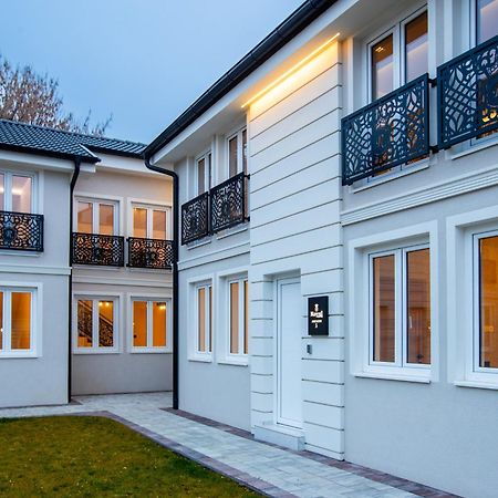 Garni Hotel Royal Crown Subotica Bagian luar foto