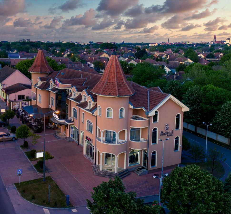 Garni Hotel Royal Crown Subotica Bagian luar foto