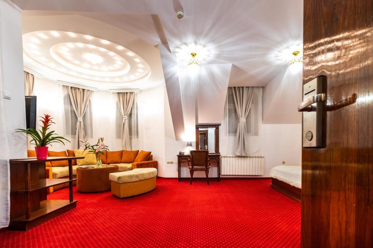 Garni Hotel Royal Crown Subotica Bagian luar foto
