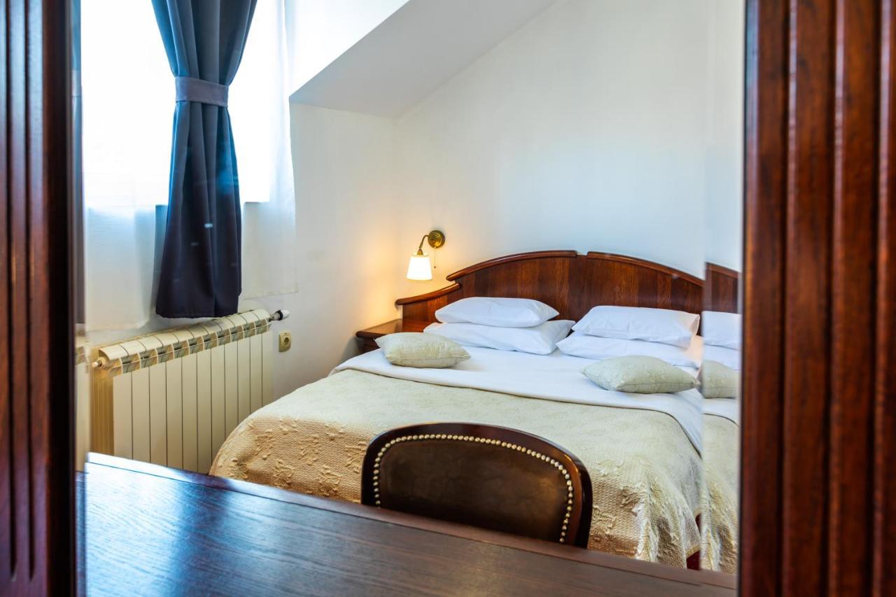 Garni Hotel Royal Crown Subotica Bagian luar foto