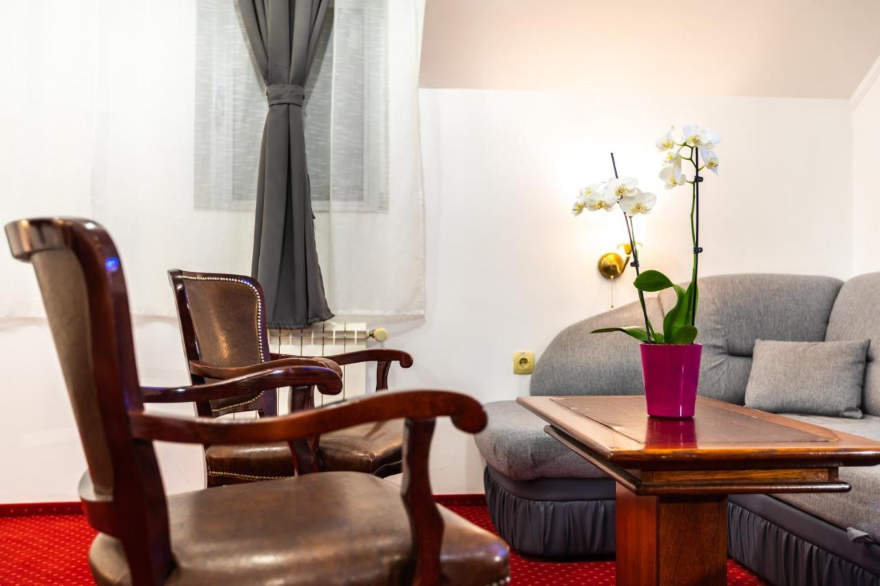 Garni Hotel Royal Crown Subotica Bagian luar foto