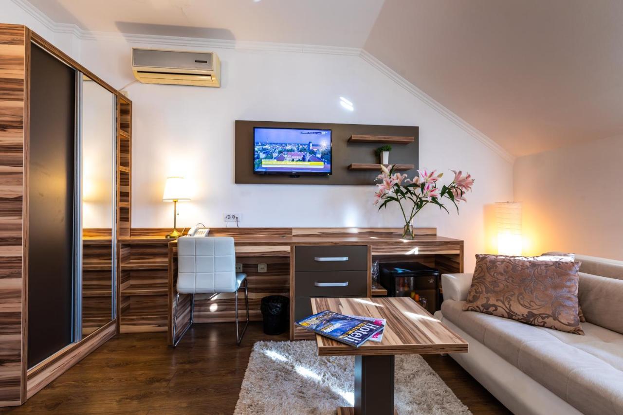 Garni Hotel Royal Crown Subotica Bagian luar foto