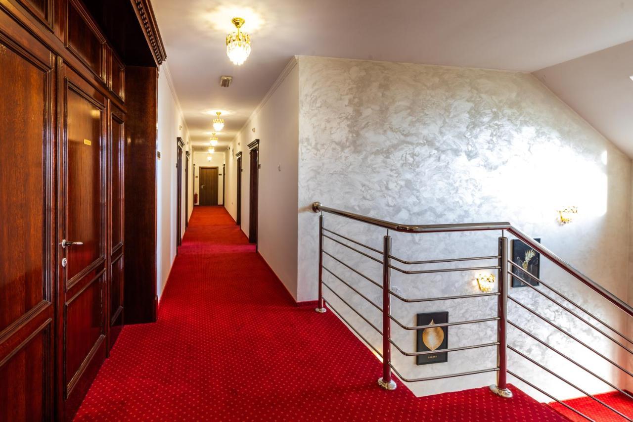 Garni Hotel Royal Crown Subotica Bagian luar foto