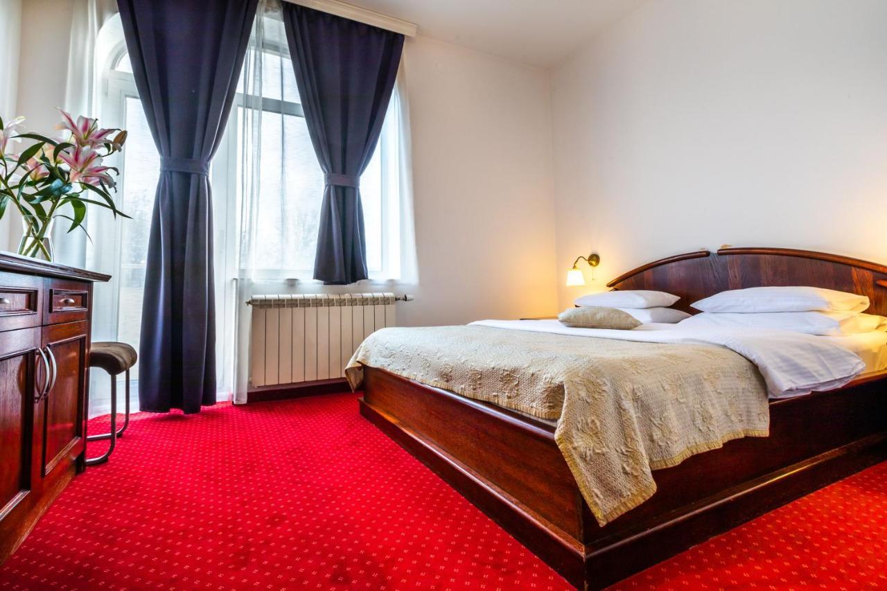 Garni Hotel Royal Crown Subotica Bagian luar foto