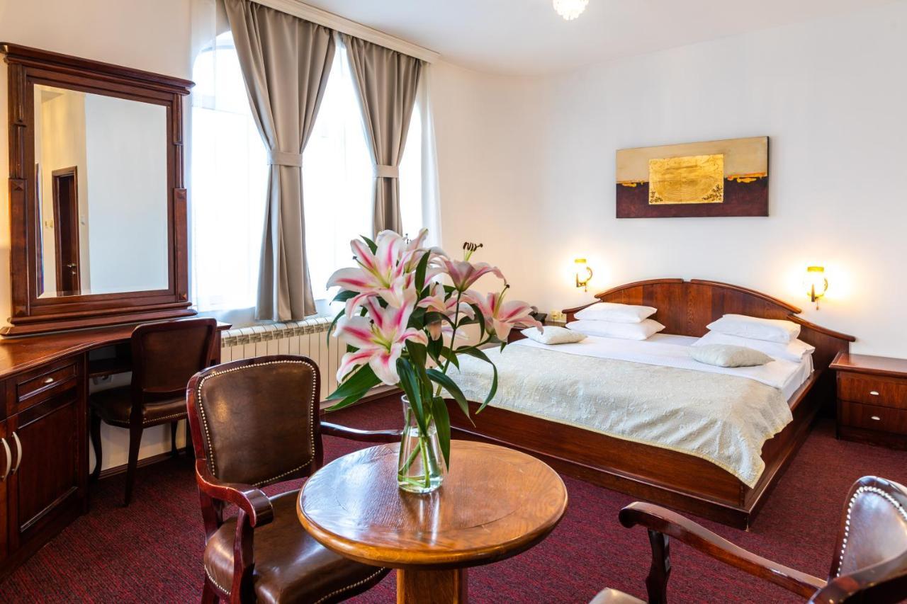 Garni Hotel Royal Crown Subotica Bagian luar foto