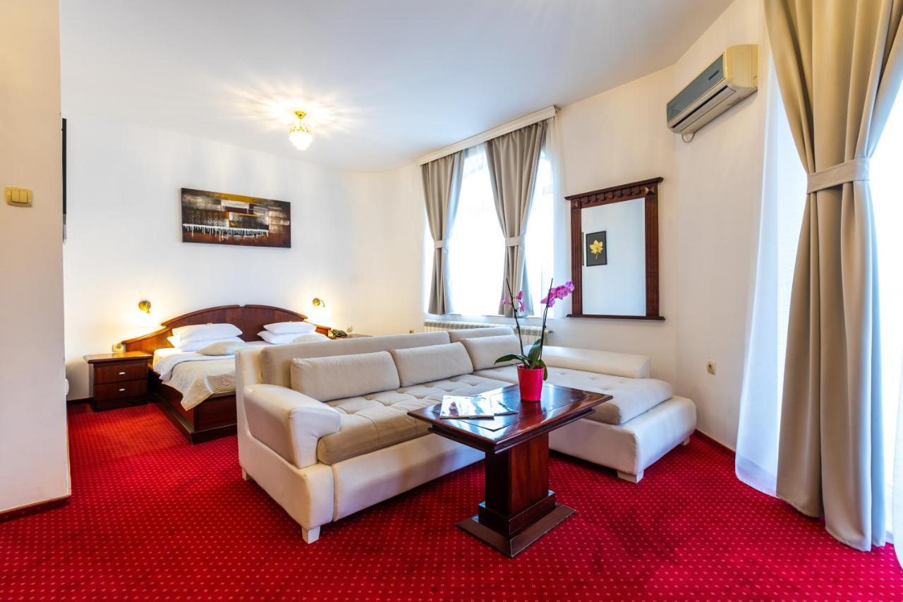 Garni Hotel Royal Crown Subotica Bagian luar foto