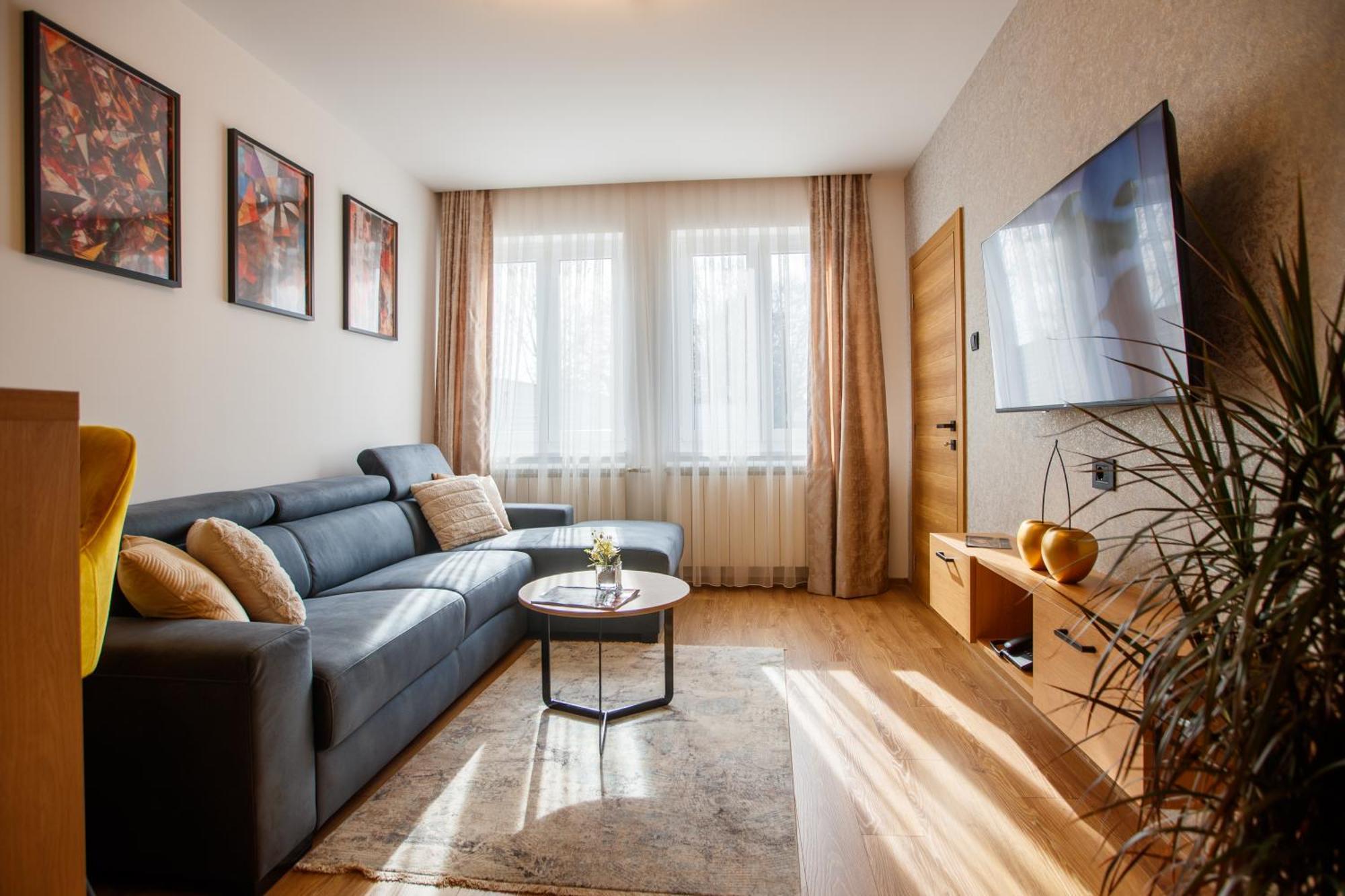 Garni Hotel Royal Crown Subotica Bagian luar foto